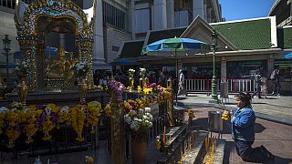 معبد بانکوک درهای خود را به روی مردم باز کرد