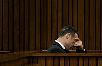 Liberdade condicional de ex-atleta paralímpico Oscar Pistorius suspensa