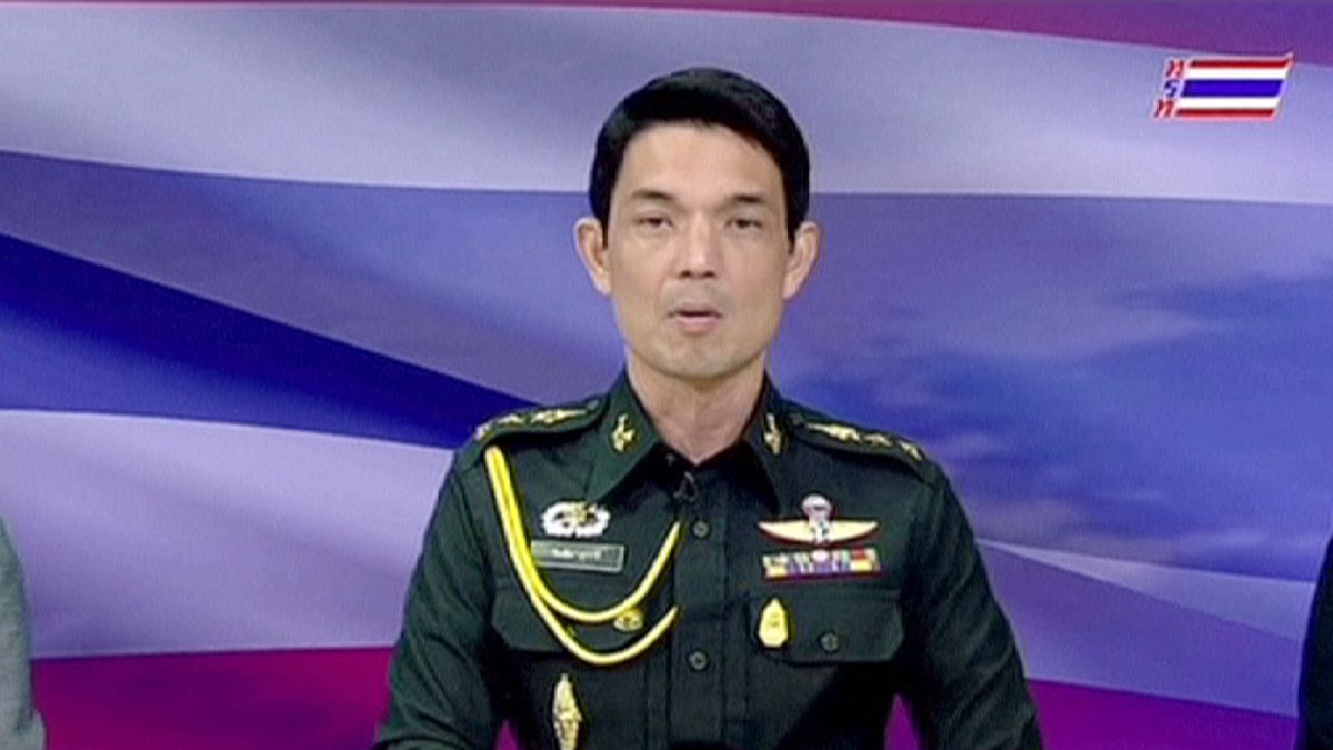 Tailândia: Polícia procura 10 suspeitos de envolvimento no atentado de Banguecoque