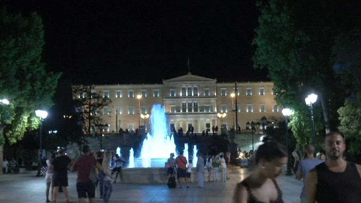 Ελλάδα: Οι κάλπες έρχονται, οι πολίτες ζυγίζουν τα υπέρ και τα κατά