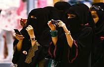 Suudi Arabistan'da kadınlar ilk defa sandığa gidecek