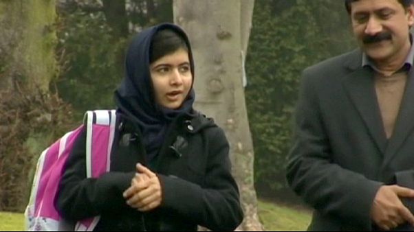 Malala réussit brillamment son examen scolaire intermédiaire au Royaume-Uni Malala réussit brillamment son examen scolaire intermédiaire au Royaume-Uni