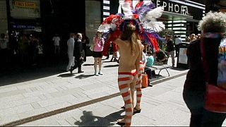 Túl rámenősek lettek a Times Square fura figurái?