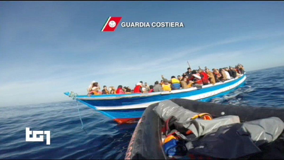 ایتالیا سه هزار مهاجر گرفتار در دریای مدیترانه را نجات داد