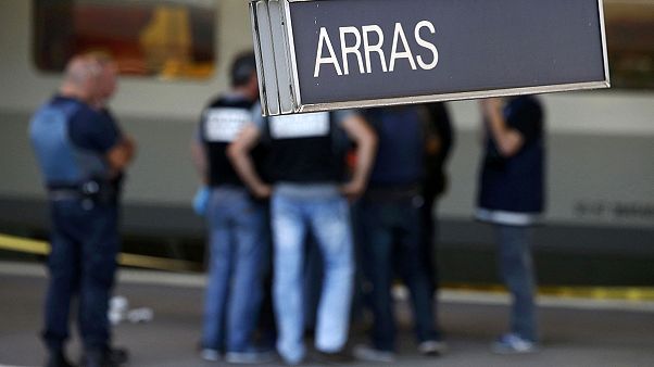 Γαλλία: Στα χέρια των αρχών ο δράστης της επίθεσης σε τρένο στην πόλη Αράς Γαλλία: Στα χέρια των αρχών ο δράστης της επίθεσης σε τρένο στην πόλη Αράς