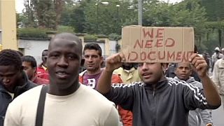 Protestas por las malas condiciones de un centro de acogida de inmigrantes del norte de Italia