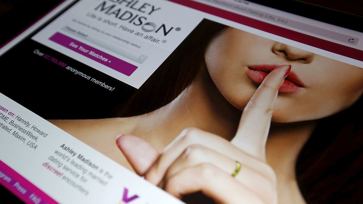 Ketten öngyilkosok lettek Kanadában az Ashley Madison-botrány miatt