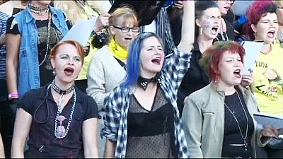 In migliaia in Estonia per il festival corale punk