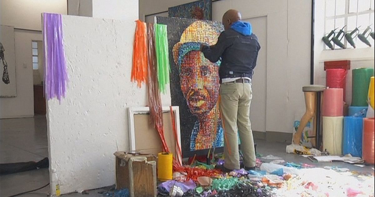 South African artist paints with fire and plastic waste | euronews, le mag