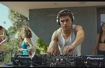 Efron takes dancehall vibe to big screen in "We Are Your Friends"