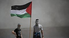 Image: Palestinians protesters