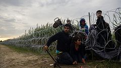 Többszörös szimbólum a határon épülő kerítés