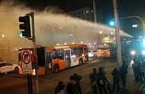 شیلی؛ اعتراض رانندگان کامیون به آتش زدن خودروهایشان توسط یک گروه معترض