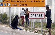 Élőben a menekültkérdésről: a francia miniszterelnök és külügyminisztere vezető uniós tisztviselőkkel találkozik Calais-ban