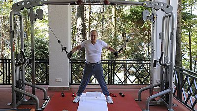 Πούτιν και Μεντβέντεφ σηκώνουν βάρη στο γυμναστήριο