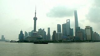 Törékeny kínai tőzsde - eséssel kezdte a hétfőt Sanghaj