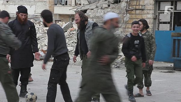 Syrien: Französische Reporter schildern den Alltag der Dschihadisten Syrien: Französische Reporter schildern den Alltag der Dschihadisten