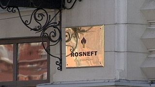 Rosneft shares fall on lower profits