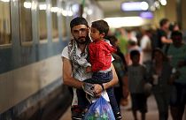 برابری سود ۱۰ روزۀ قاچاقچیان با هزینه یکساله دولت مجارستان برای مهاجران