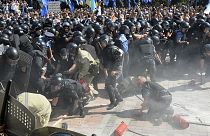 Ukraine : violents heurts entre l'extrême-droite et les forces de l'ordre