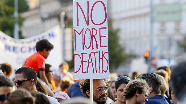 Ungarn öffnet Grenzen für Flüchtlinge Ungarn öffnet Grenzen für Flüchtlinge