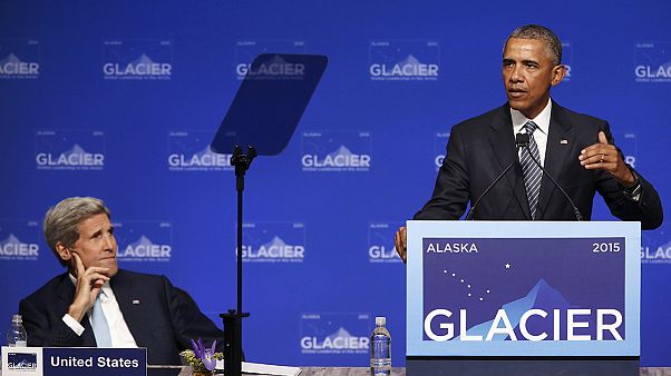 Alterações climáticas (e do nome de uma montanha) dominam visita de Obama ao Alasca Alterações climáticas (e do nome de uma montanha) dominam visita de Obama ao Alasca