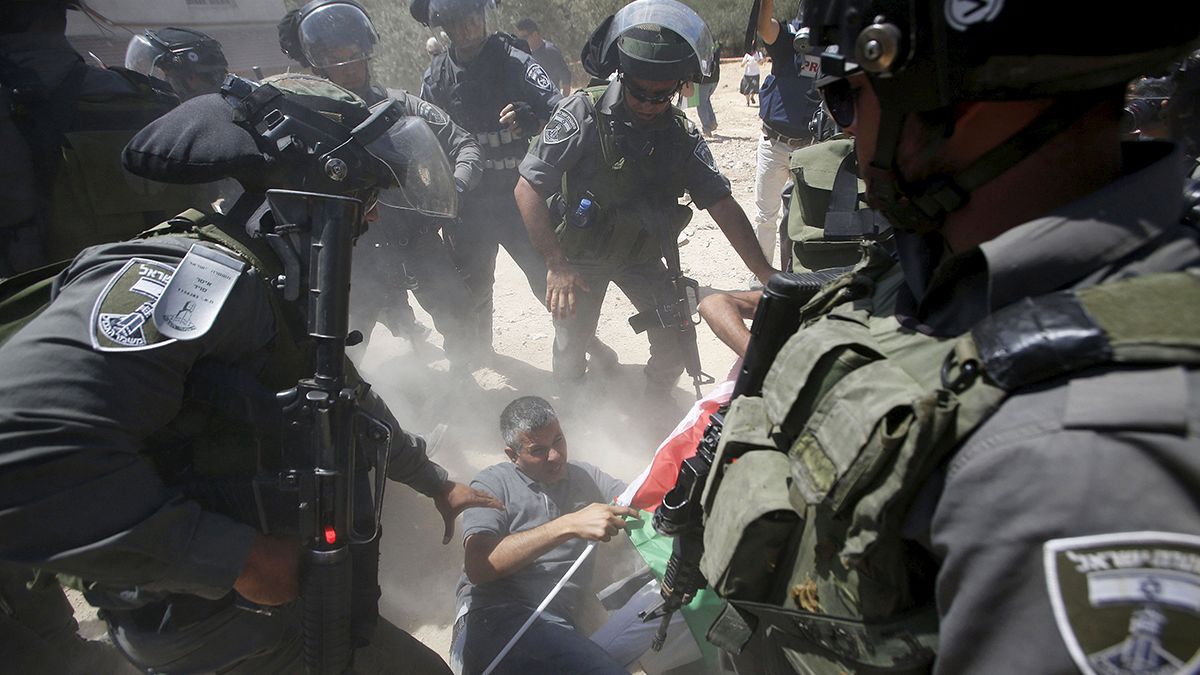 اشتباكات بين القوات الإسرائيلية وفلسطينين في جنين
