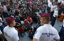 Crise des migrants : la police évacue la gare de Budapest