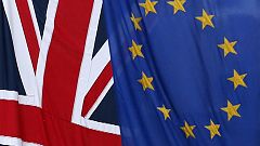 David Cameron agrees to make changes to UK referendum question
