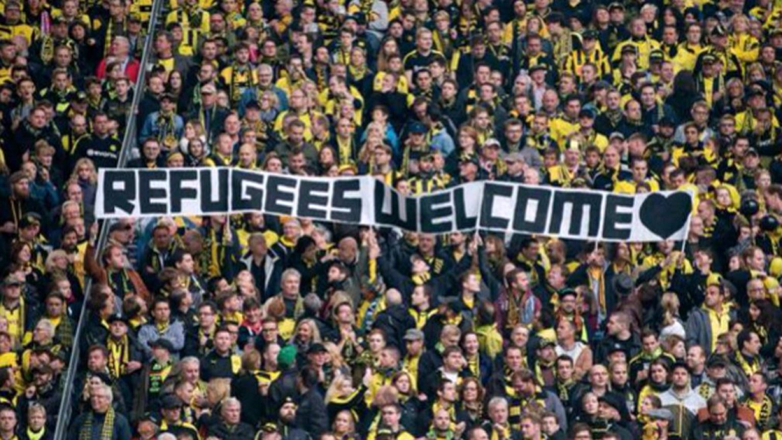 Állást foglaltak a német fociszurkolók: "refugees welcome"