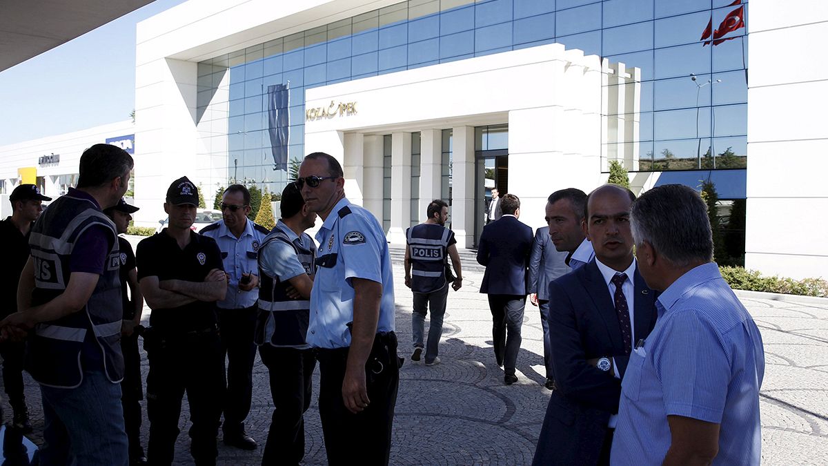 Médiacégeknél razziázott a török rendőrség