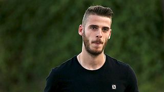 Goalkeeper De Gea to stay at Man United after Real Madrid deal collapses
