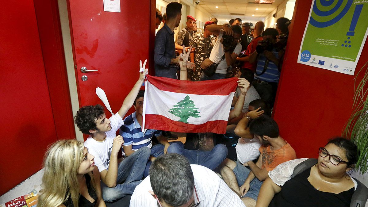 Lebanon police break up 'You Stink' ministry sit-in