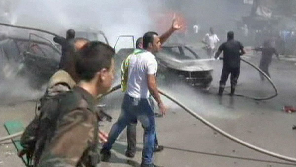 حداقل ده کشته بر اثر انفجار دو خودروی بمبگذاری شده در لاذقیه