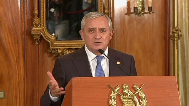 Президент Гватемалы ушел из-за обвинений в коррупции Президент Гватемалы ушел из-за обвинений в коррупции
