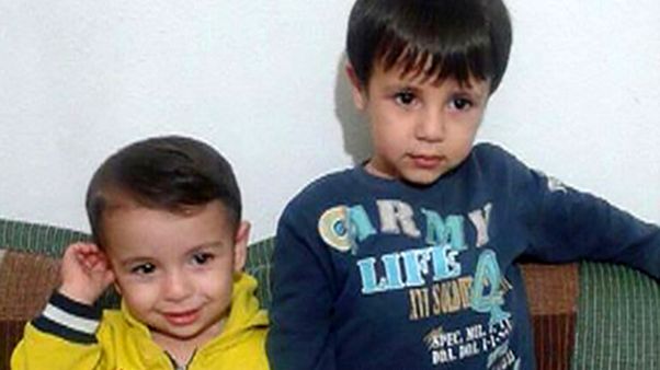 La storia di Aylan Kurdi, bambino migrante La storia di Aylan Kurdi, bambino migrante