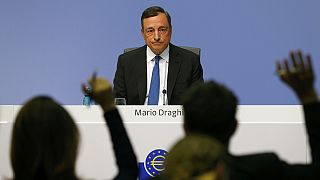 El BCE revisa a la baja crecimiento e inflación, pero Draghi asegura que no "hay límites" en su política monetaria