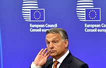 Orbán német vízumot javasolt a nálunk rekedt menekülteknek