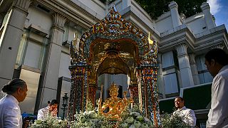 В Бангкоке восстановили золотую статую Брахмы