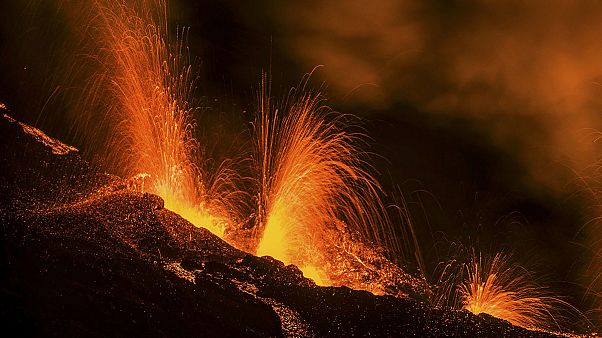 Kitört a Piton de la Fournaise Reunion szigetén Kitört a Piton de la Fournaise Reunion szigetén
