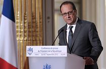 فرانسوا هولاند: فرنسا ستستقبل 24 ألف لاجئ وستتدخل جويًا في سوريا