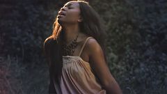 Bob Dylan és Kanye West dalai Ruby Amanfu módra