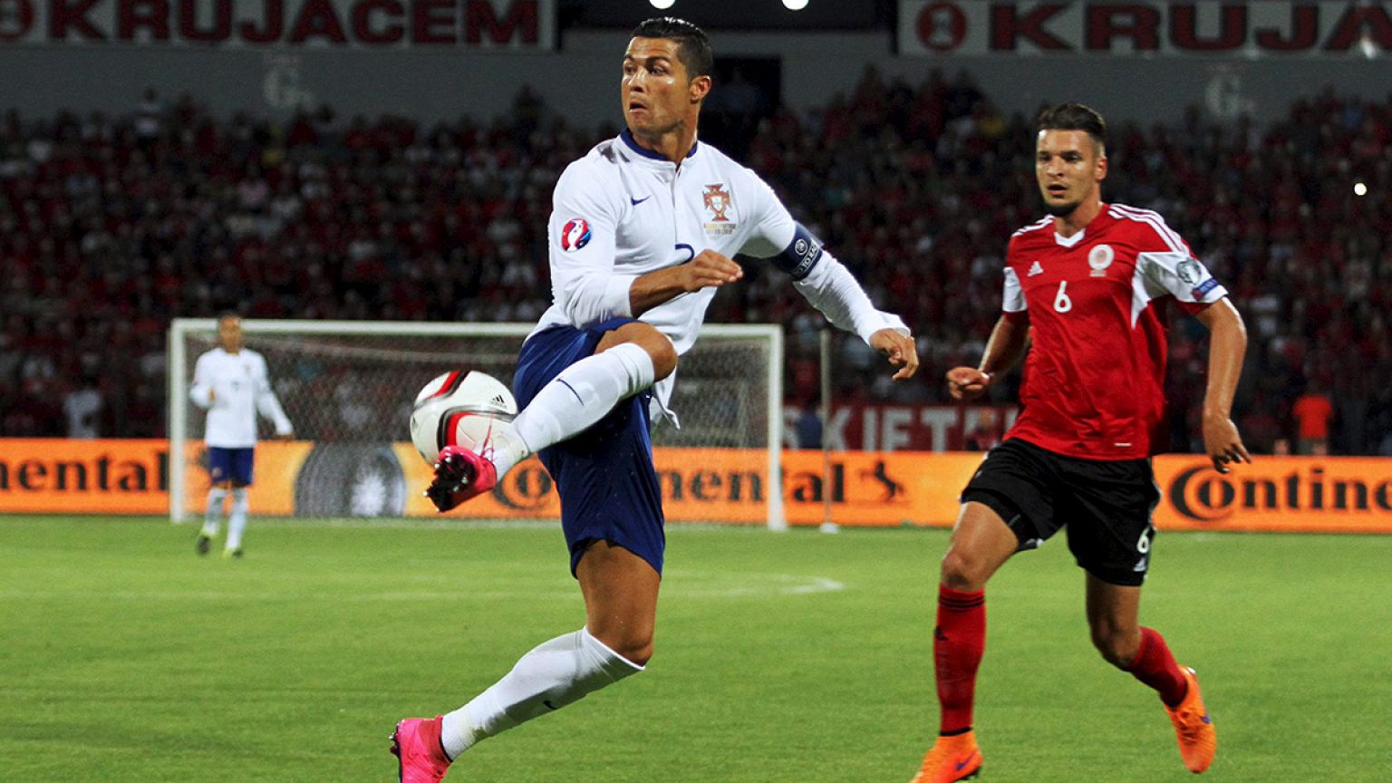 Euro 2016: Vitória cinzenta na Albânia deixa Portugal com um pé em França