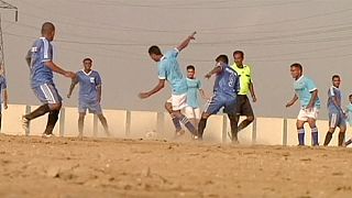 Το ανεμοδαρμένο αθλητικό κέντρο στο Καράτσι και το πρόγραμμα «Γκολ» της FIFA
