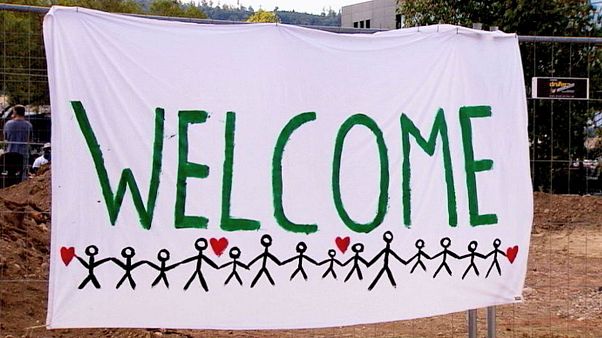 Das deutsche Freiburg heißt Hunderte Flüchtlinge willkommen Das deutsche Freiburg heißt Hunderte Flüchtlinge willkommen