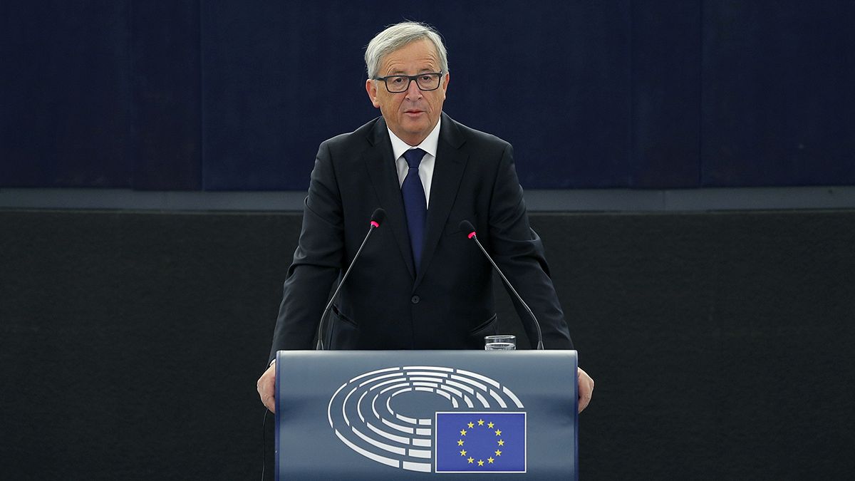 Юнкер изложил план расселения по ЕС 160 тыс мигрантов