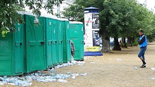 Volunteers left to clean up rubbish at refugee centres in Budapest