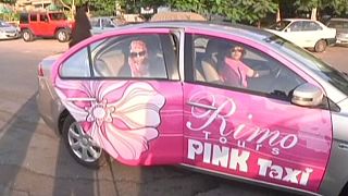 Pink Taxi will ägyptische Frauen vor sexuellen Übergriffen schützen