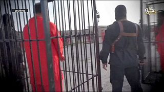 Islamic State militants offer prisoners 'for sale'