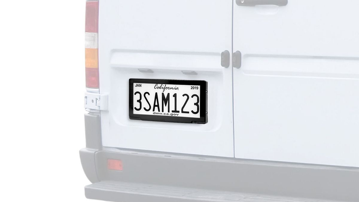 Image: Reviver Auto's digital license plate